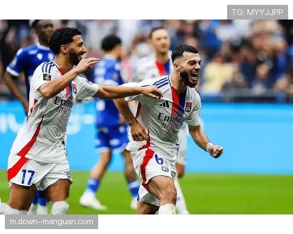 里昂主场2-0击败尼斯,豪取各项赛事13连胜 里昂主场2-0击败尼斯,豪取各项赛事13连胜